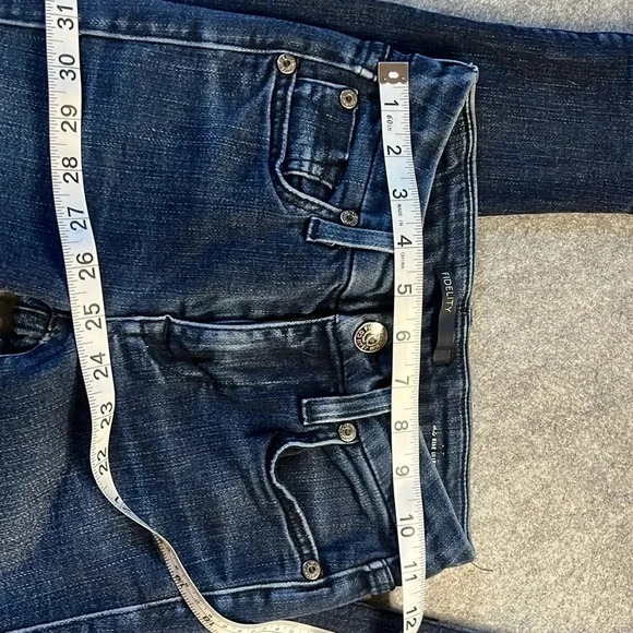 Fidelity Mid Rise Ultra Slim Blue on Blue Wash 24*30. - Picture 11 of 13